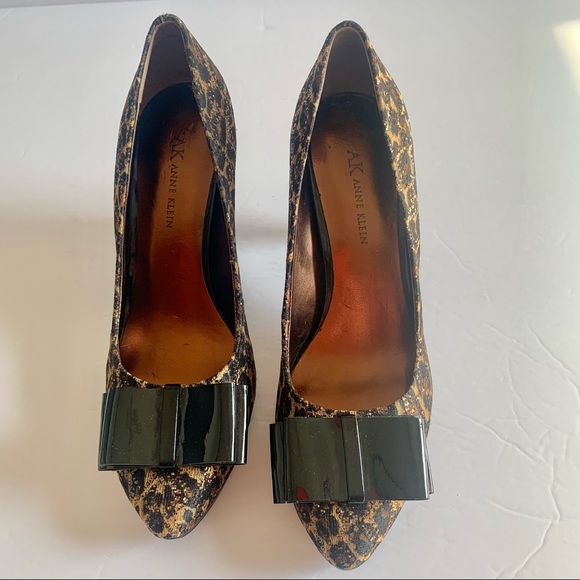 Anne Klein Leopard Cheetah Sparkly Pumps with Bows - Picture 2 of 7